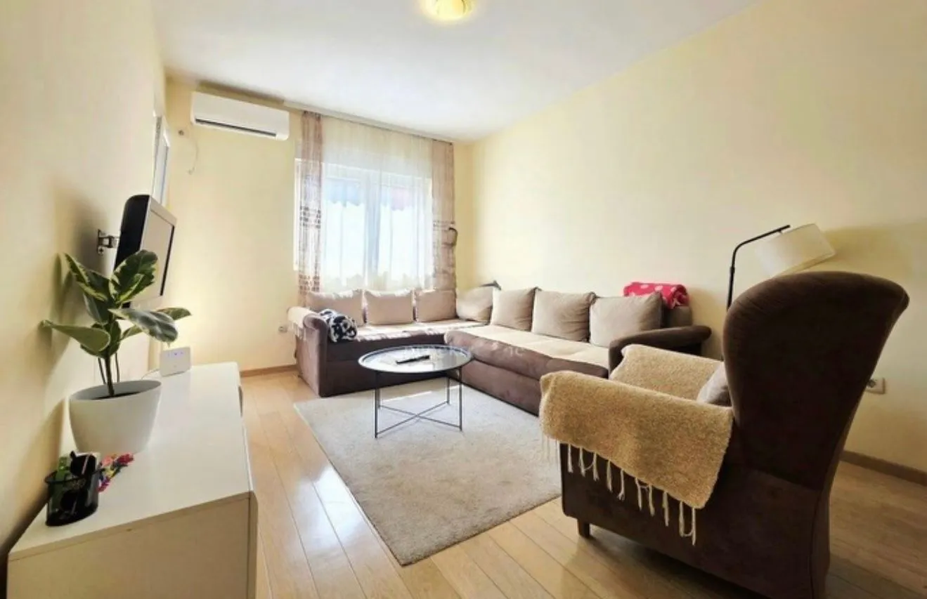 Izdavanje, jednosoban stan, 46m², City Kvart, Podgorica