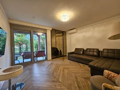 Rent, three bedroom apartment, 150m², Gorica C, Podgorica - image 28
