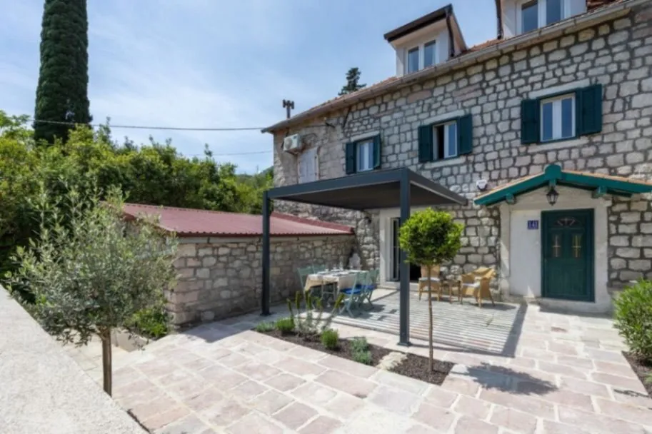 Prodaja, kuća, 92m², Đurići, Herceg Novi