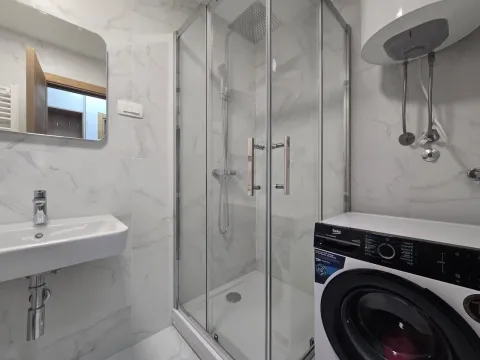 Rent, one bedroom apartment, 41m², Tološi, Podgorica - image 9