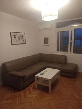 Izdavanje, dvosoban stan, 80m², Blok 6, Podgorica - image 3