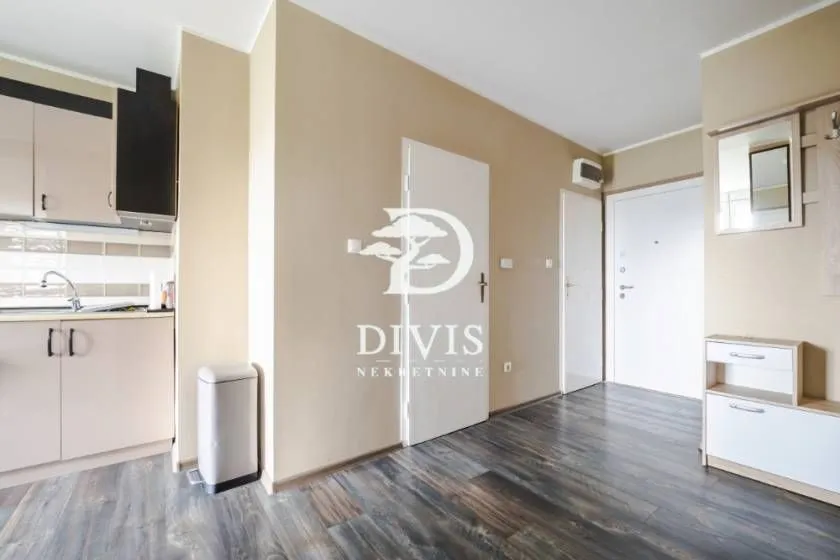 Prodaja, dvosoban stan, 58m², Zemun Sve Podlokacije, Beograd