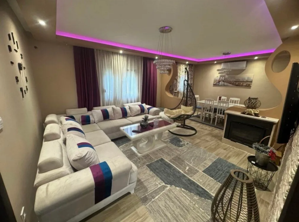 Izdavanje, kuća, 100m², Kakaricka Gora, Podgorica