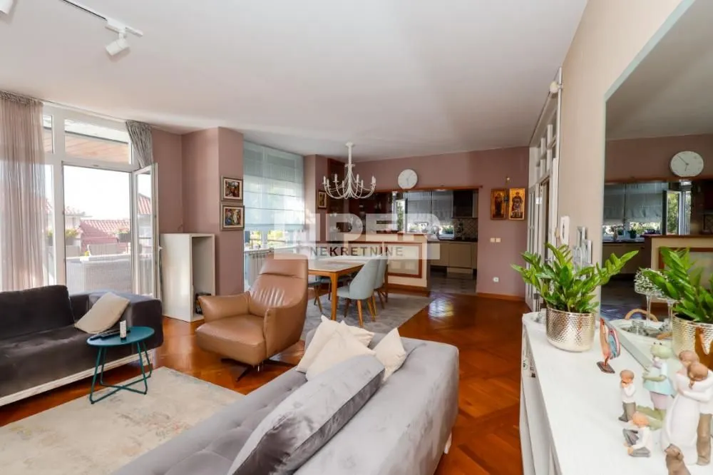 Sale, house, 544m², Višnjička Banja, Palilula Sve Podlokacije