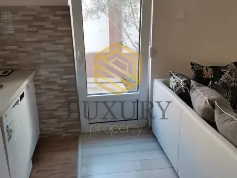 Izdavanje, kuća, 50m², Stari Aerodrom, Podgorica - image 13