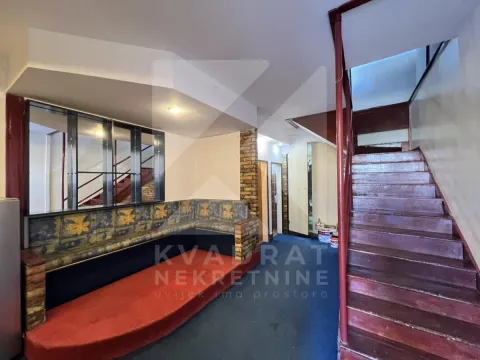 Izdavanje, kuća, 130m², Stara Varoš, Podgorica - image 7