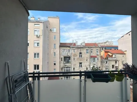 Izdavanje, četvorosoban stan, 101m², Đeram Pijaca, Beograd - image 19