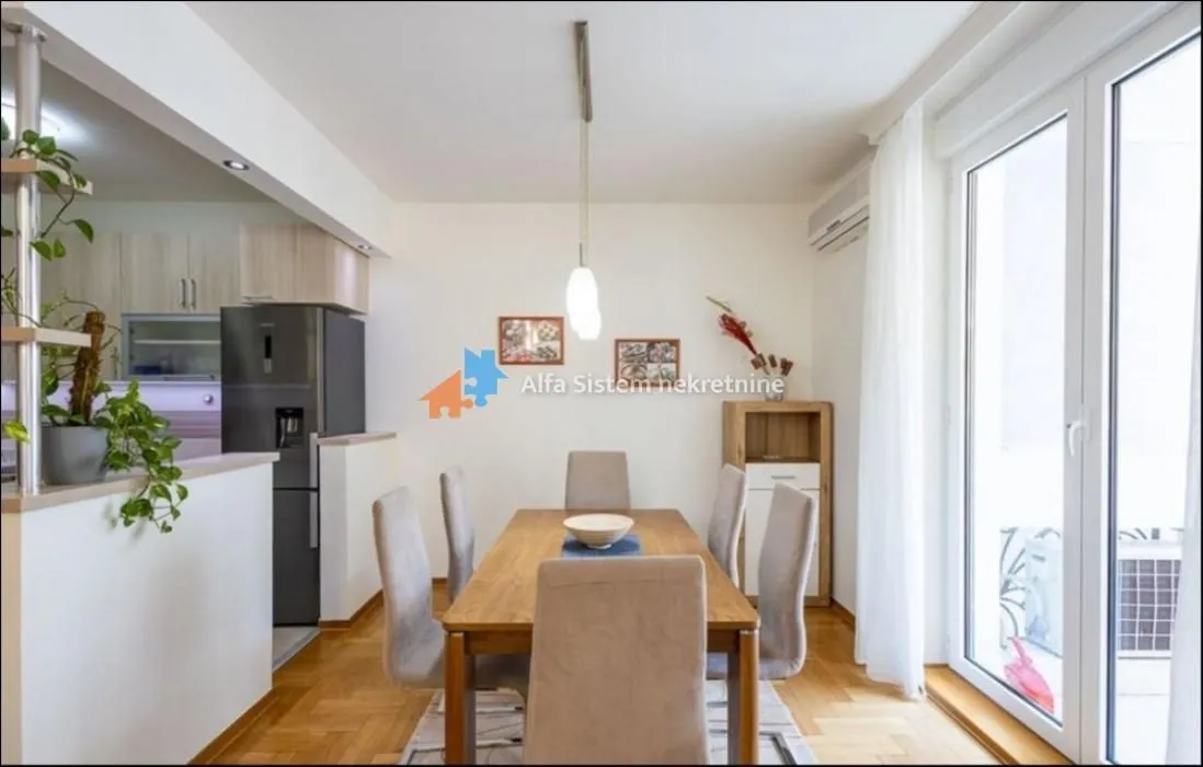 Izdavanje, trosoban stan, 106m², Vračar Hram, Vračar Sve Podlokacije