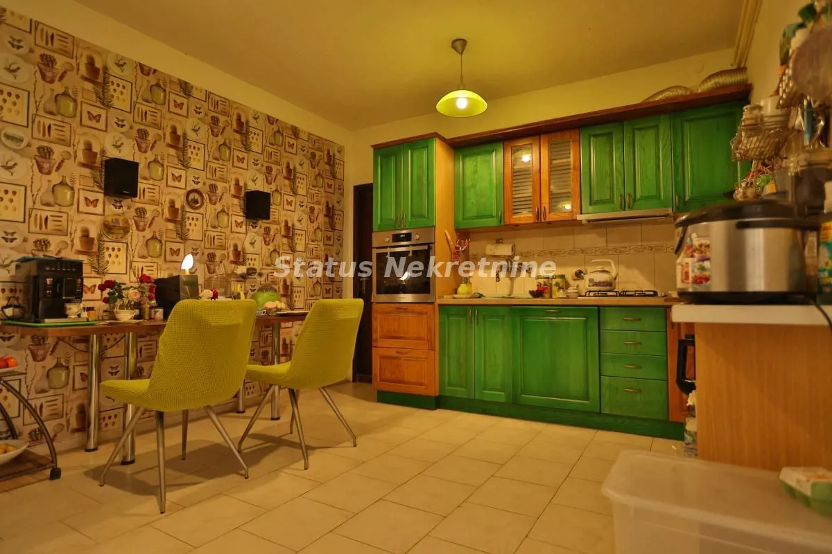 Prodaja, kuća, 322m², Ledinci, Petrovaradin