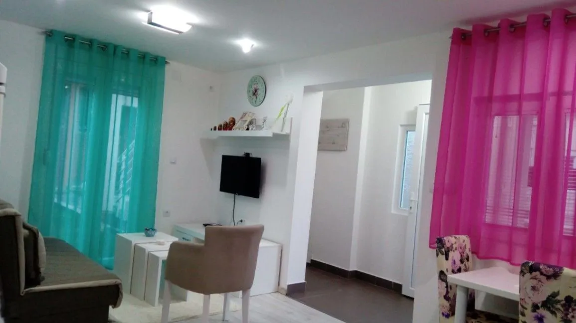 Izdavanje, jednosoban stan, 32m², Gruda, Cetinje