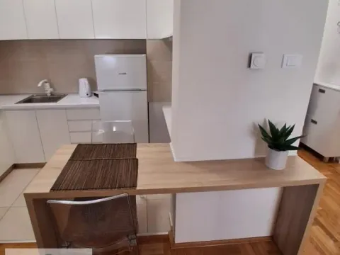 Rent, studio apartment, 33m², Centar, Novi Sad - image 8