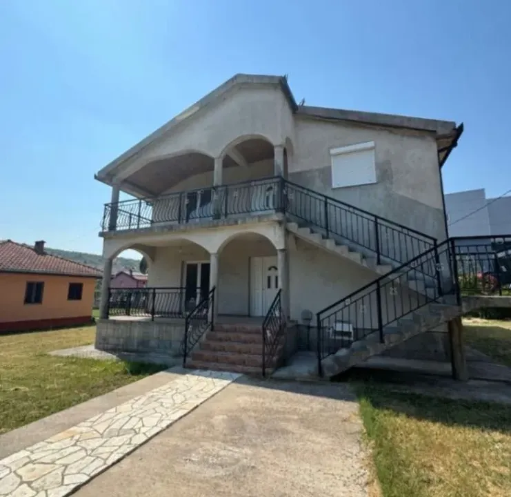 Prodaja, kuća, 220m², Spuž, Danilovgrad