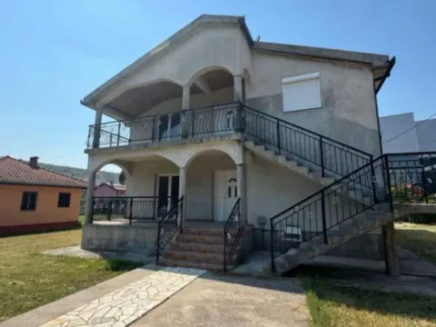 Prodaja, kuća, 220m², Spuž, Danilovgrad