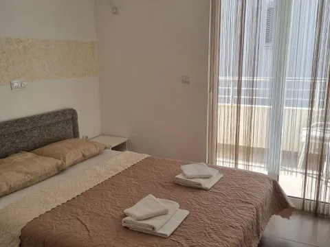 Izdavanje, jednosoban stan, 56m², Bečići, Budva - image 11