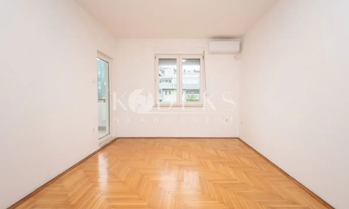 Izdavanje, dvosoban stan, 60m², Preko Morače, Podgorica