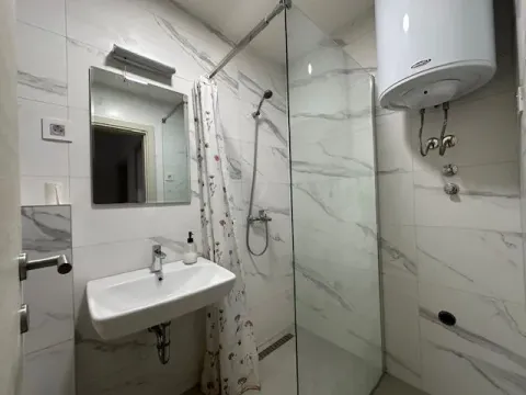 Izdavanje, dvosoban stan, 72m², Zagorič, Podgorica - image 7