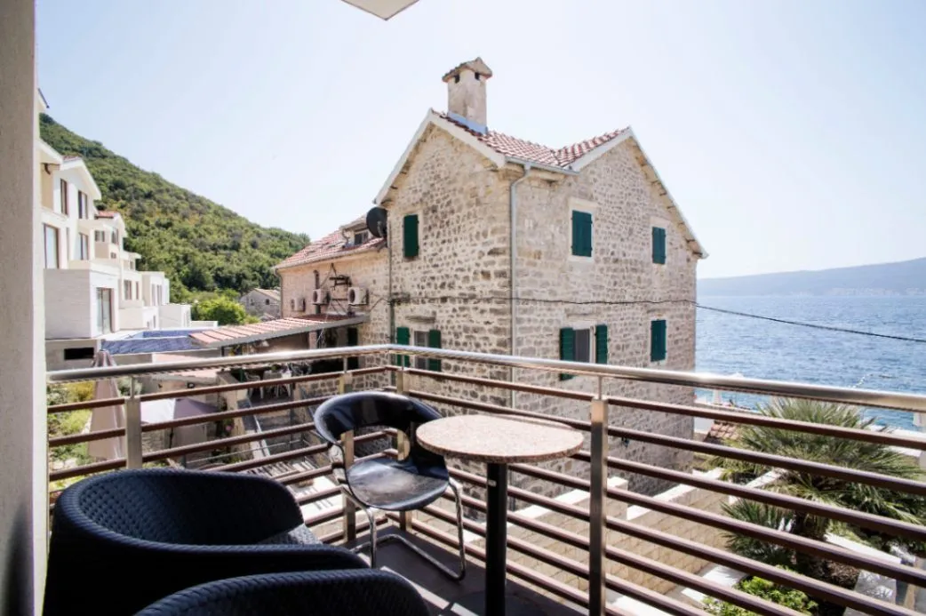 Rent, two bedroom apartment, 70m², Opatovo, Tivat