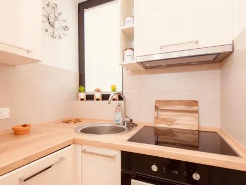 Izdavanje, jednosoban stan, 39m², Centar, Tivat - image 4