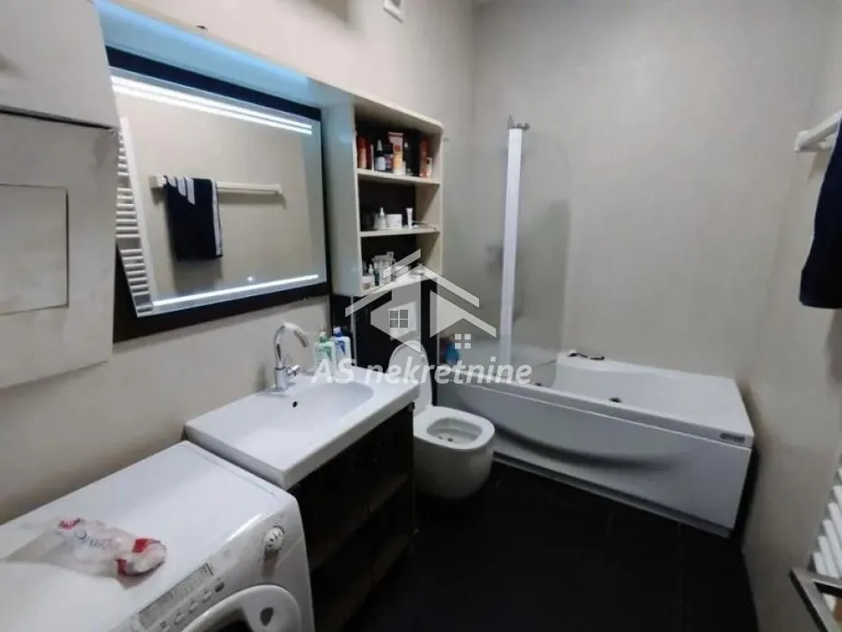 Rent, four bedroom apartment, 105m², Savski Venac, Beograd