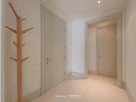 Izdavanje, dvosoban stan, 148m², Porto Montenegro, Tivat - image 17