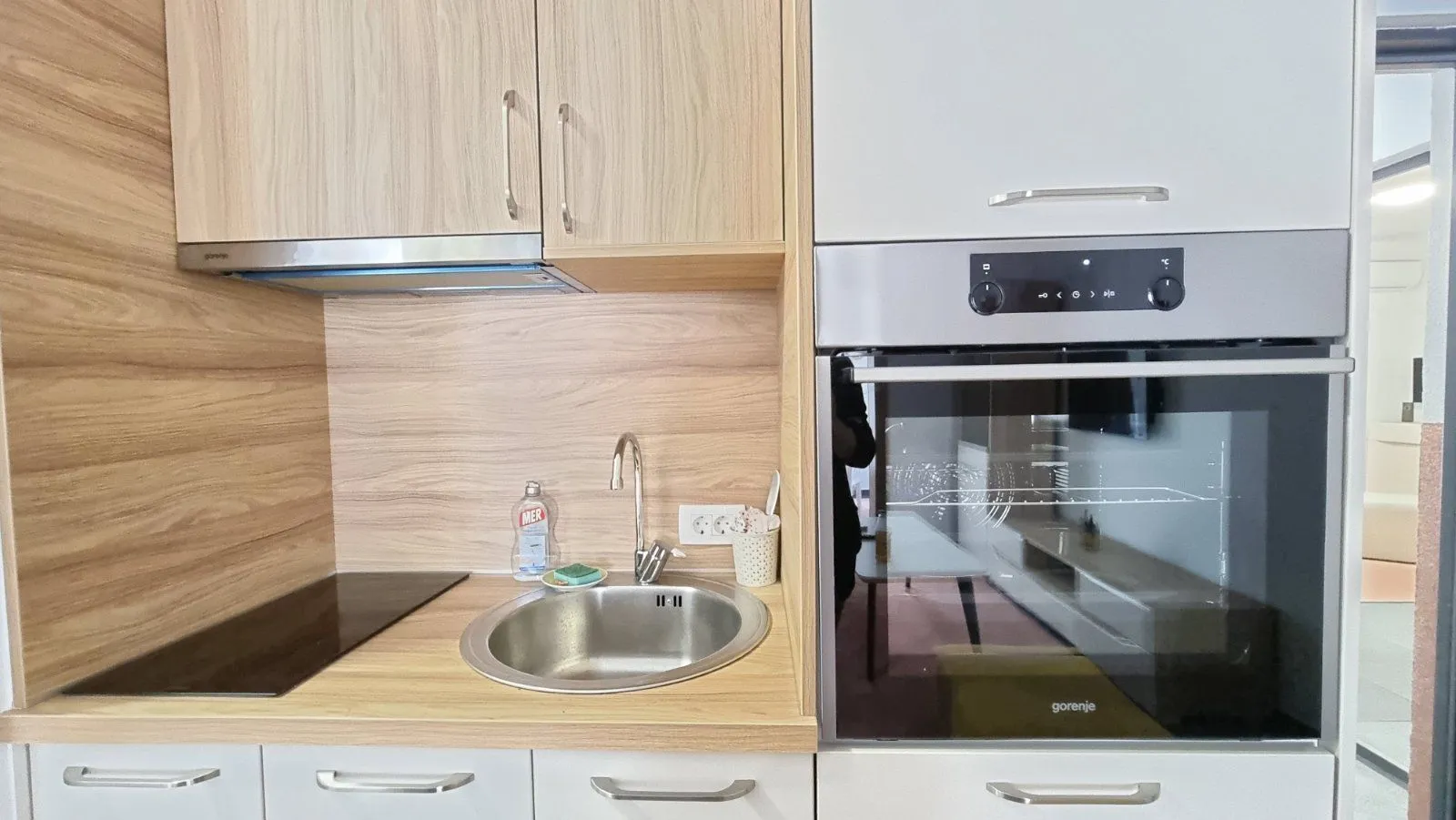 Izdavanje, jednosoban stan, 37m², Lastva Grbaljska, Kotor