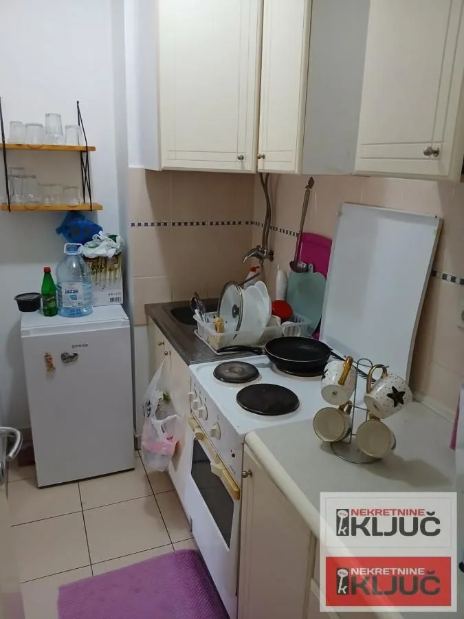 Izdavanje, garsonjera, 25m², Grbavica, Novi Sad Sve Podlokacije