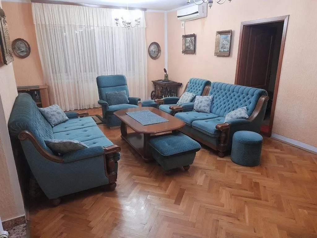Prodaja, kuća, 300m², Konik, Podgorica