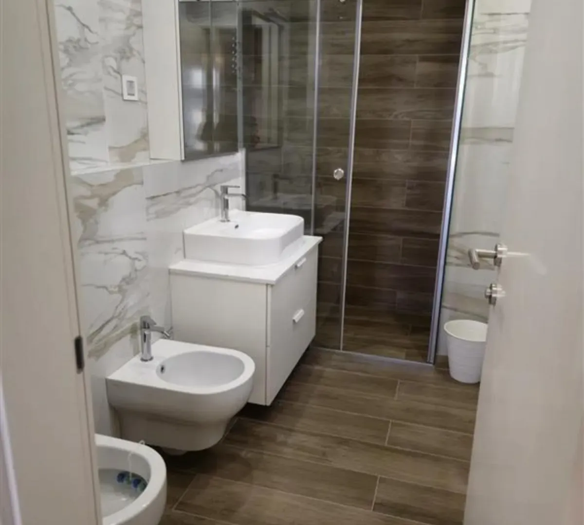Izdavanje, trosoban stan, 157m², Aleksinac, Niš
