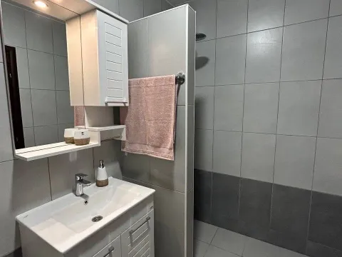 Prodaja, dvosoban stan, 85m², Petrovac, Budva - image 5