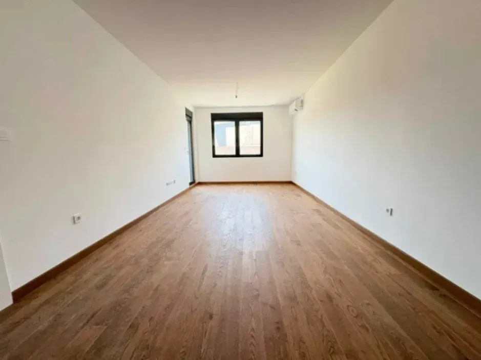 Prodaja, jednosoban stan, 50m², Tološka šuma, Podgorica