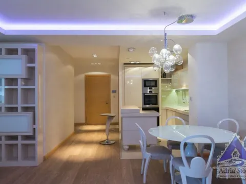 Rent, one bedroom apartment, 77m², Centar, Budva - image 6