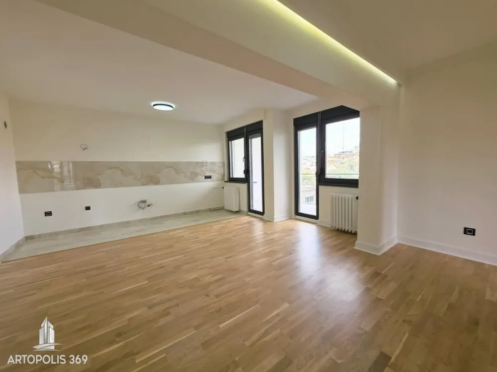 Prodaja, trosoban stan, 75m², Vračar Hram, Vračar Sve Podlokacije