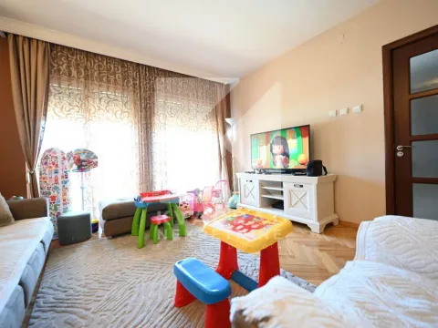 Prodaja, kuća, 200m², Zelenika, Podgorica - image 2