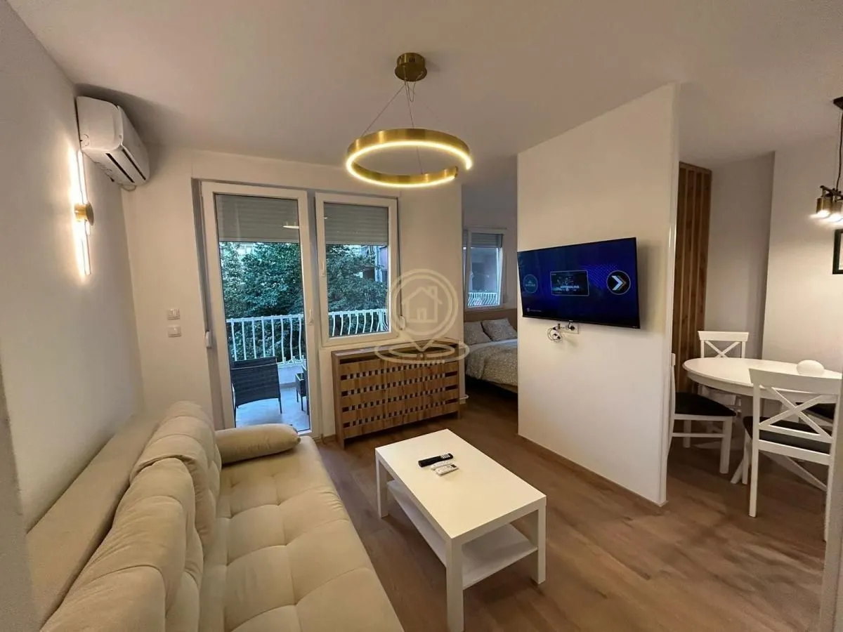 Izdavanje, jednosoban stan, 35m², Stari Grad, Beograd