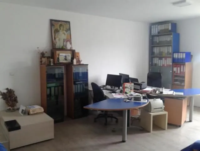 Rent, office space, 500m², Krnjaca, Palilula Sve Podlokacije
