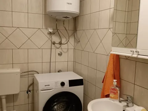 Izdavanje, jednosoban stan, 42m², Stari Aerodrom, Podgorica - image 11