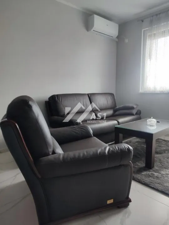 Izdavanje, dvosoban stan, 41m², Nova Detelinara, Novi Sad Sve Podlokacije
