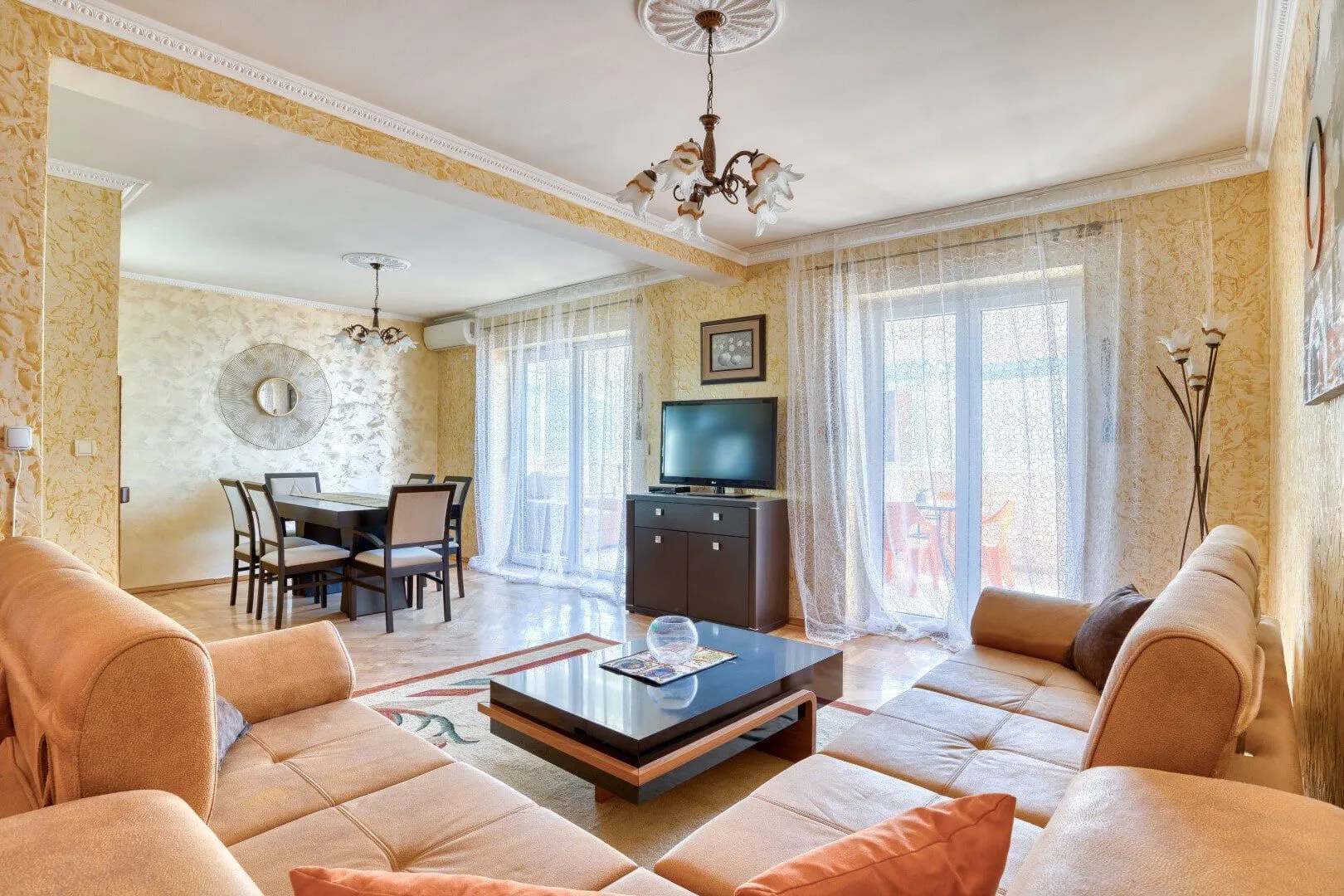 Sale, two bedroom apartment, 117m², Sveti Stefan, Budva