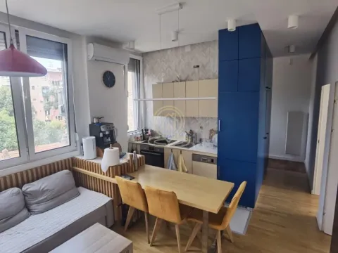 Izdavanje, trosoban stan, 60m², Skadarlija, Beograd - image 3