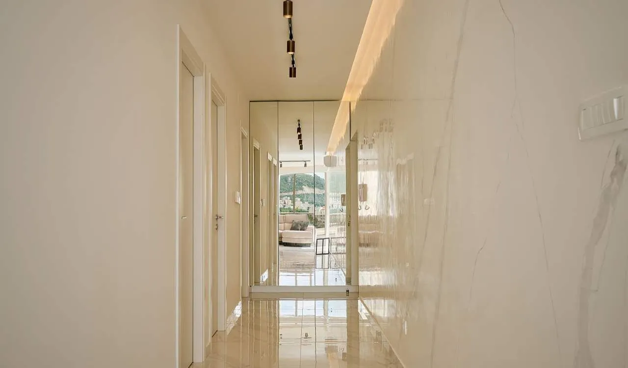 Prodaja, dvosoban stan, 90m², Rafailovići, Budva