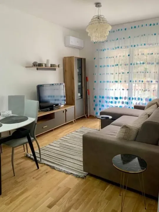 Prodaja, jednosoban stan, 42m², Lazi, Budva