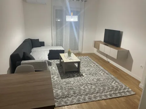 Rent, apartment, 40m², Podgorica, Crna Gora - image 1