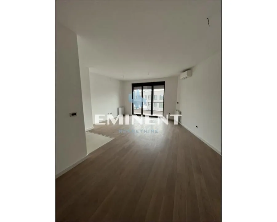 Izdavanje, trosoban stan, 90m², Novi Beograd Blok 67, Novi Beograd Sve Podlokacije