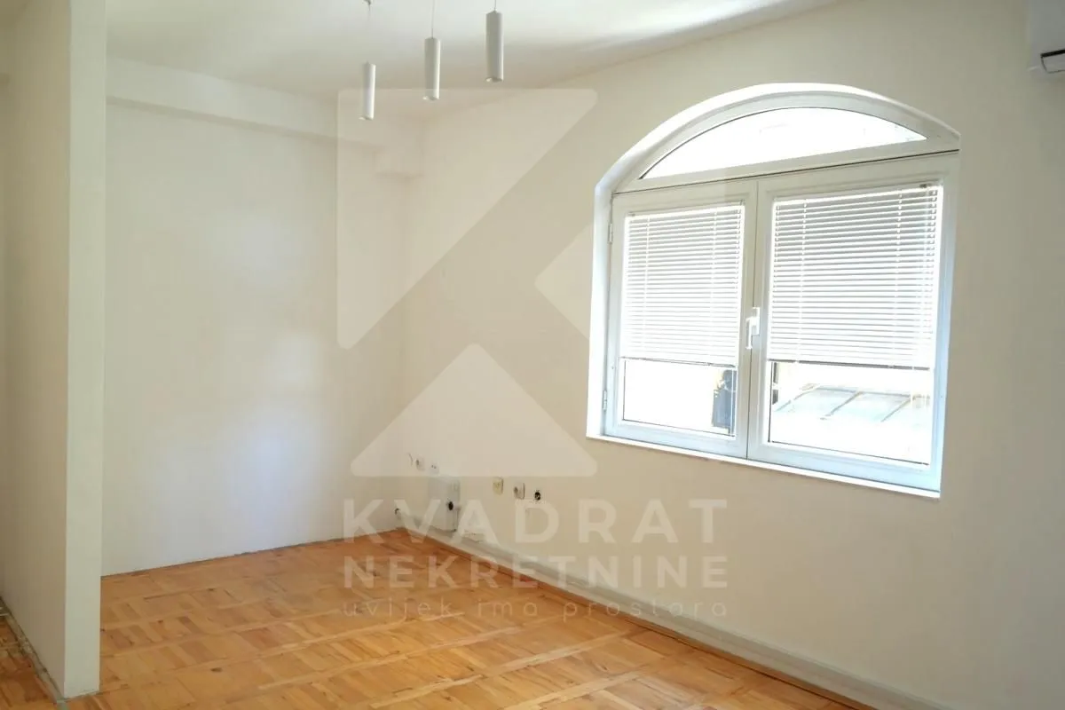 Rent, office space, 164m², Centar, Podgorica