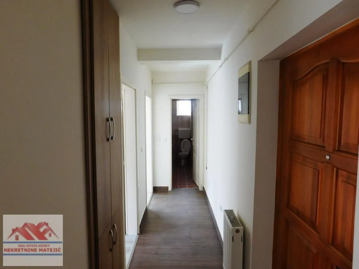 Izdavanje, trosoban stan, 71m², Vašarište, Kragujevac