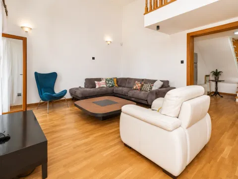 Rent, house, 280m², Gorica C, Podgorica - image 2