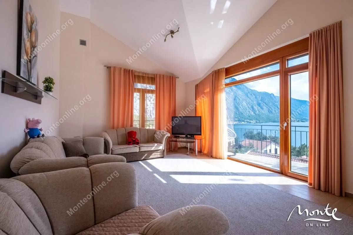 Prodaja, dvosoban stan, 87m², Orahovac, Kotor
