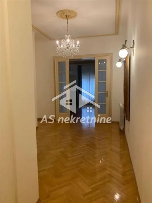 Izdavanje, stan, 150m², Vračar Sve Podlokacije, Beograd