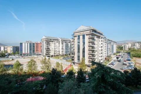 Pogled na moderne stambene zgrade i okolno naselje. - image 10