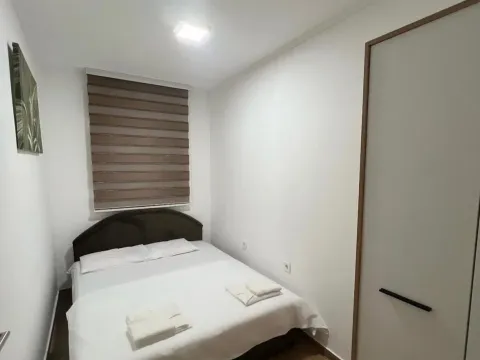 Rent, two bedroom apartment, 60m², Podkošljun, Budva - image 4